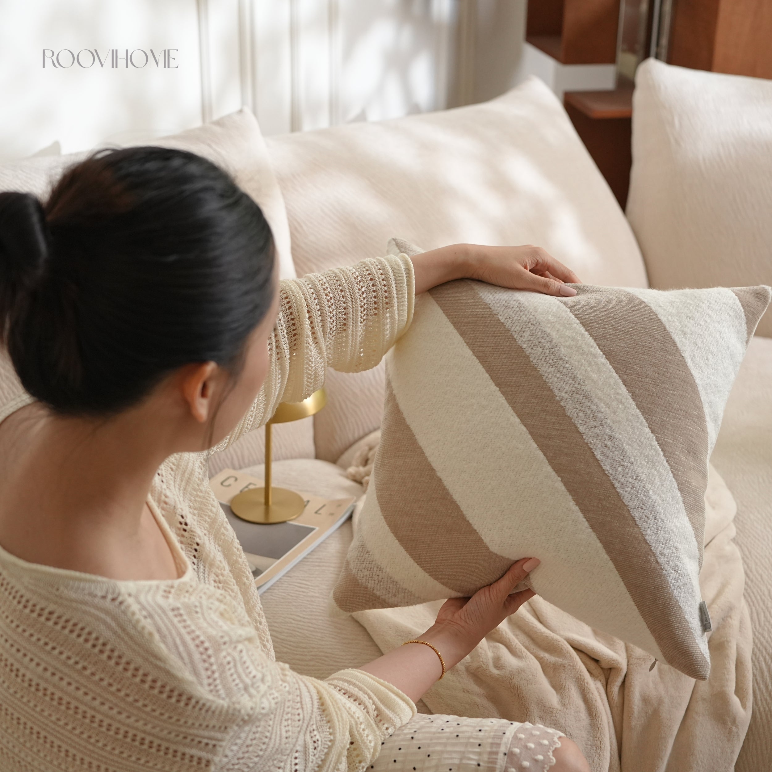 Textured Bouclé Chenille Cushion Cover / Throw Pillow, Modern Curved Stripe Minimalist Style, Soft Luxury Sofa Cushion for Living Room Home Décor, Ready to Ship | RooviHome Contour