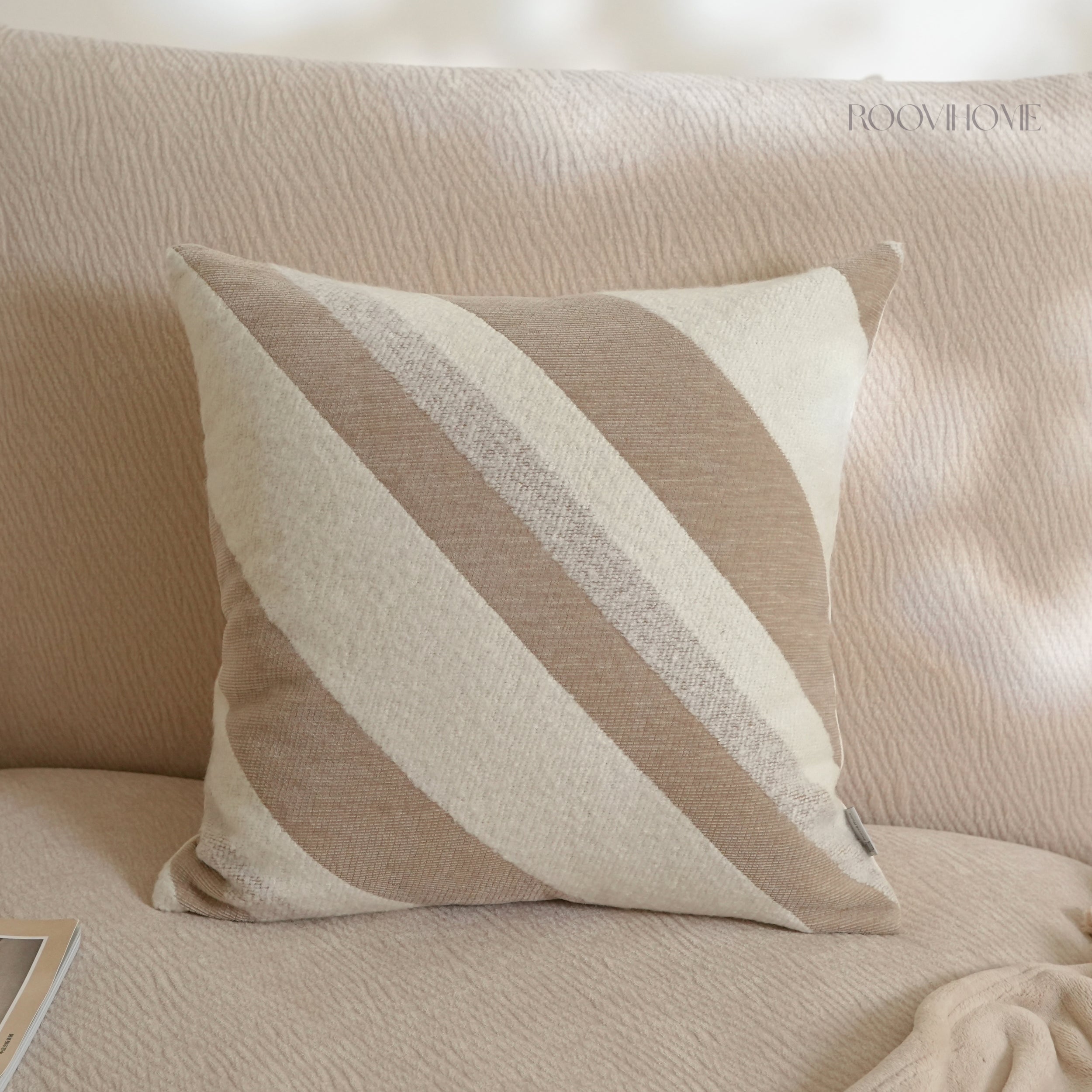 Textured Bouclé Chenille Cushion Cover / Throw Pillow, Modern Curved Stripe Minimalist Style, Soft Luxury Sofa Cushion for Living Room Home Décor, Ready to Ship | RooviHome Contour